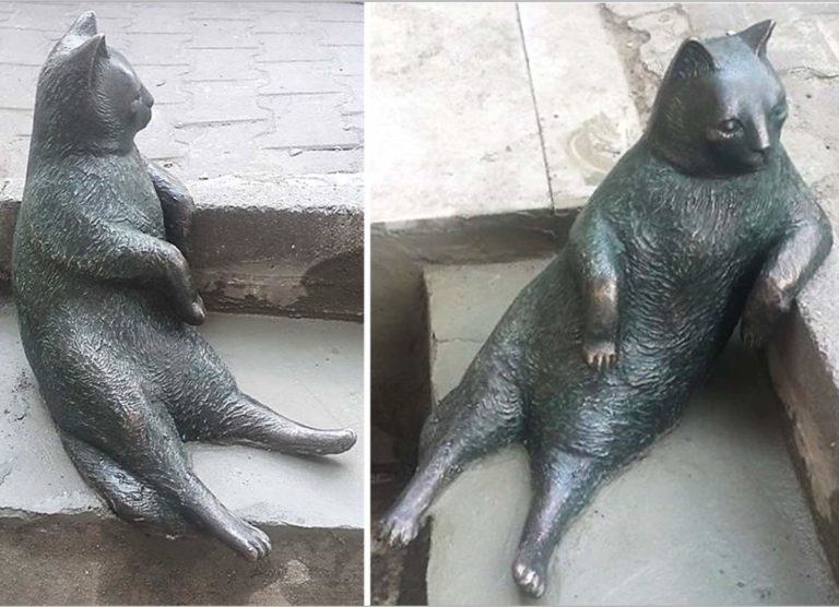 The sculpture of Tombili